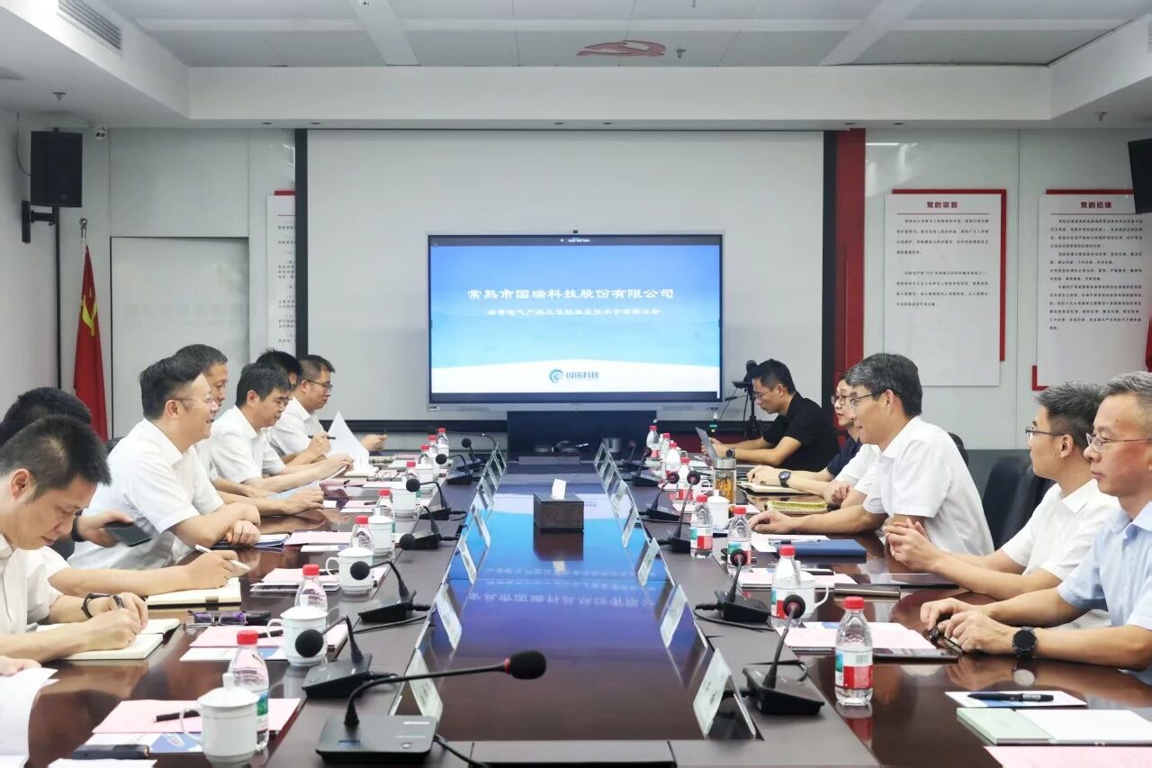 省海港集團黨委委員、副總經理江濤一行到訪省二輕集團